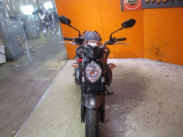 フロントから見てもこの通り状態グッド！購入時はＬＥＤ取付工賃無料ですので是非ともこの機会に！！