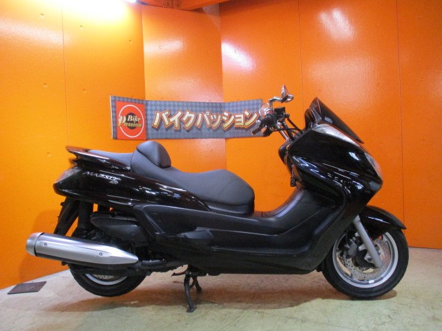 横から見てもこの通り状態グッド！写真の通り綺麗なうえに低走行のこの一台が今ならこの価格！！