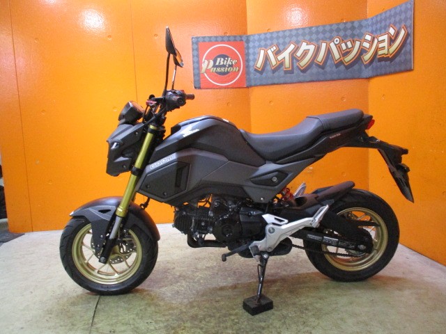 反対側もこの通り状態グッド！！四角目のグロムの即納可能な中古車輛は本当に希少ですよ！！