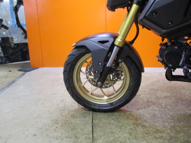 ホイールもこの通り状態グッド！！２０１８年モデルはゴールドホイールが人気でよ！！通販も大歓迎の一台