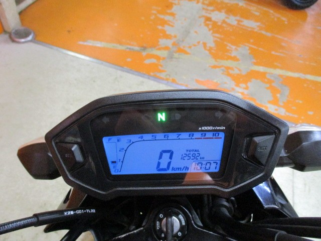 走行も１２５９２ｋｍの低走行車！！燃料消費率１Ｌ＝７０．５ｋｍはやばい高燃費車両！通勤にももってこい