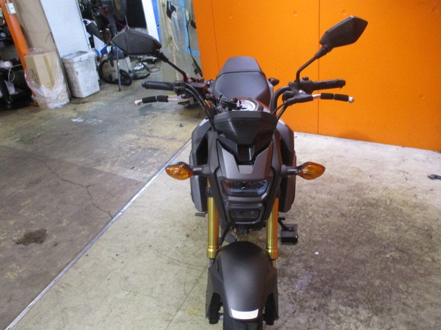 フロントから見てもこの通り状態グッド！この無機質な四角目がかっこいい後期グロム！勿論ＬＥＤ！！