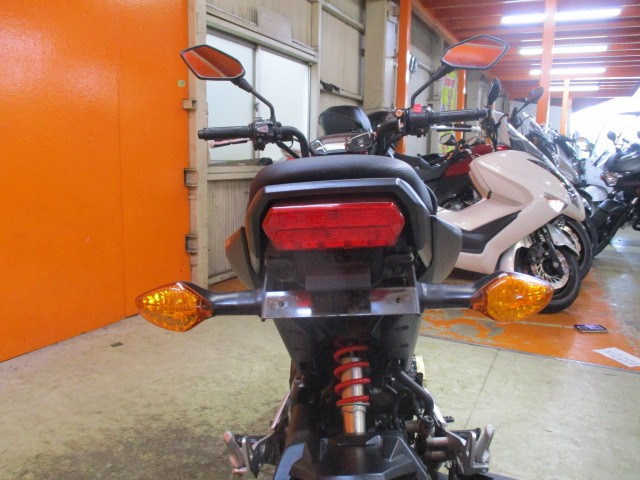 びしっと！Ｒ周りはフェンダーレス済み！！やはりグロムにはフェンダーレスは必須というよりデフォルト！！