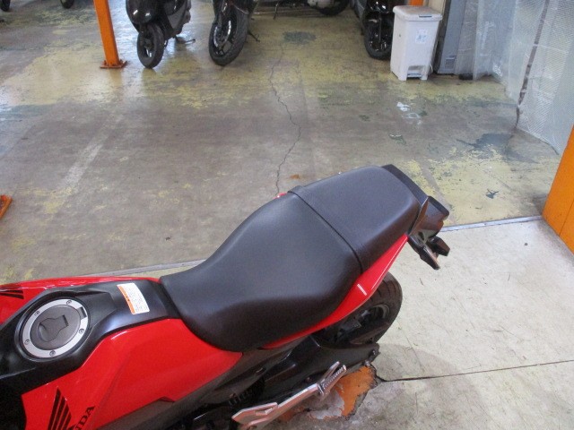 シートもこの通り破れもなければへたりもありません！来店が難しい場合にはお電話にて通販も可能ですよ！