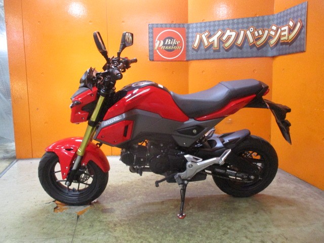 反対側もこの通り状態グッド！オプション系以外は安心の純正フルノーマル車両！ビギナーでも安心の一台！！