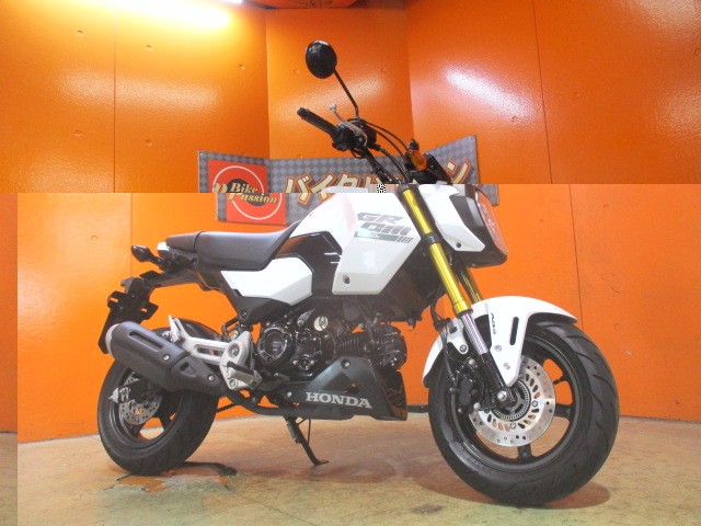 ２０２４年モデルのグロムが入荷！写真の通り上智グッドな一台！希望の方は０９０４４１８５３３２小西まで