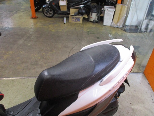 シートもこの通り破れもなければへたりもありません！流石今年購入モデルの安心の１オーナー車両！！