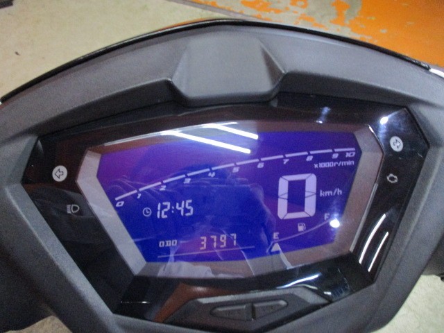 走行もびっくり低走行の３７９７ｋｍ！！Ｂ８Ｓ１のインパネはフルデジタルてとっても見やすい！！