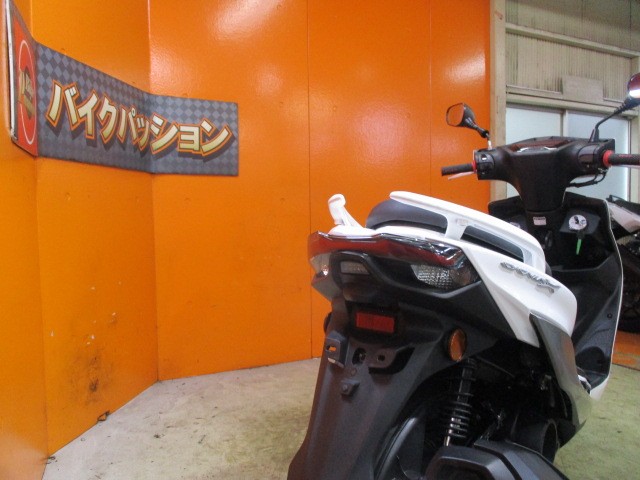 シグナスは歴代でテールがかっこいいですが、特にＢ８Ｓ１はかっこいいですよね！自賠責も残ったお買い得車