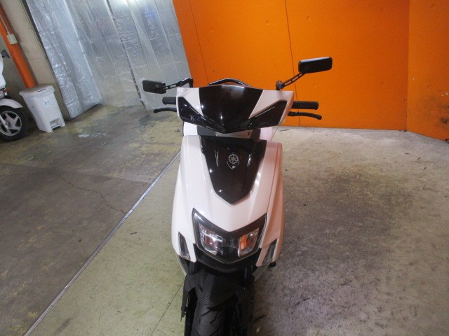 フロントから見てもこの通り状態グッド！ミラーも社外ミラー！さらにウインカーレンズもスモークにカスタム