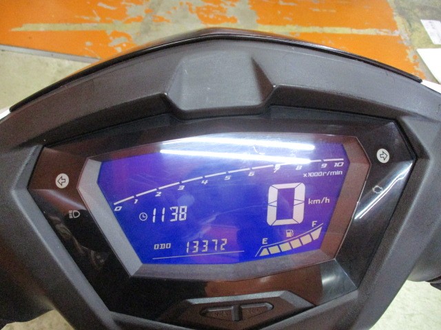 走行も１３３７２ｋｍの低走行！このＢ８Ｓ１のインパネはフルデジタルでとっても見やすいですよ！