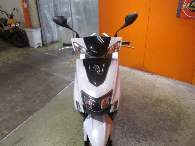 フロントから見てもこの通り状態グッド！Ｂ８Ｓ４モデルですからヘッドライトも純正でＬＥＤ！明るいですよ