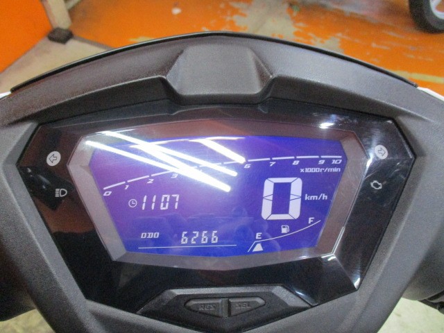 走行もびっくり低走行の６２６６ｋｍ！Ｂ８Ｓ４のシグナスのインパネはフルデジタルでとっても見やすい！