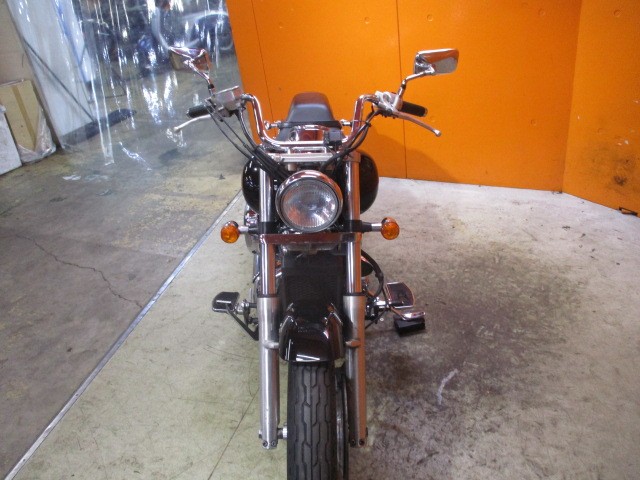 フロントから見てもこの通り状態グッド！！７５０ですから車両重量も２３６ｋｇと軽めですよ！！