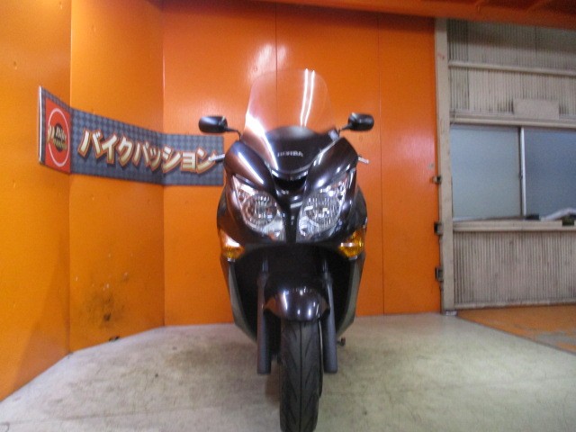 フロントから見てもこの通り状態グッド！！買い取り業務を行っている当社でもＧＴは早々には入荷しませんよ