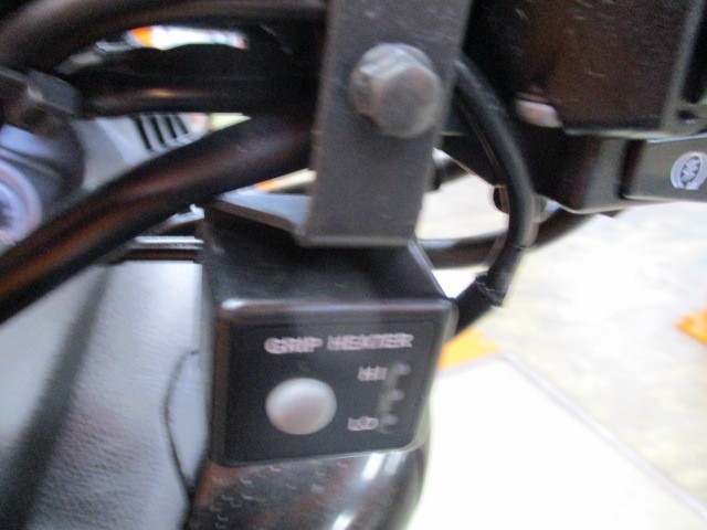 アジャスター機能付きのグリップヒーター装備済み！ここまでのオプション満載のＧＴが今ならこの価格！