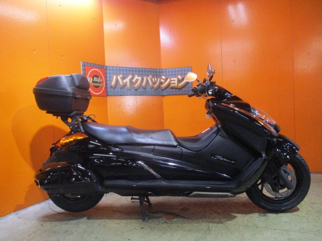 横から見てもこの通り状態グッド！このブラックは本当に希少ですよ！冗談抜きの早い者勝ちの一台！！