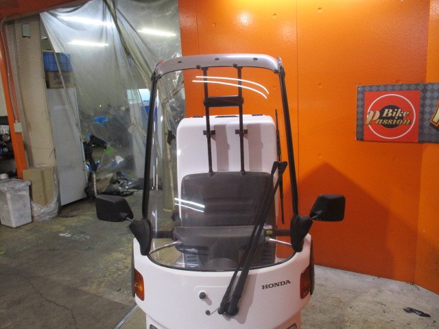 スクリーンもこの通りとっても綺麗です！！流石安心の１オーナー車！悩むのは本当に危険な一台！！