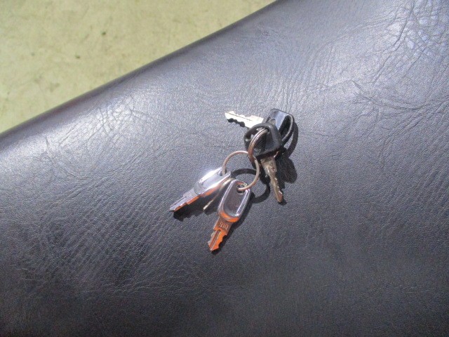 純正鍵もデリバリーＢＯＸの鍵も２本装備！！来店が難しい方はお電話にて通販も可能ですよ！