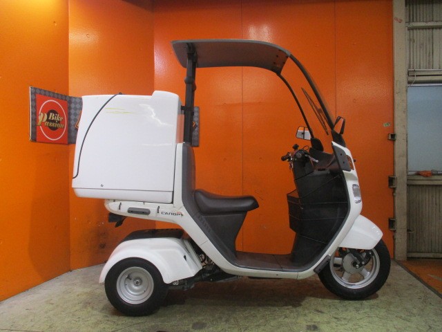 横から見てもこの通り状態グッド！ミニカー改造済ですから法定速度３０ｋｍ解除！２段階右折の義務なし！！