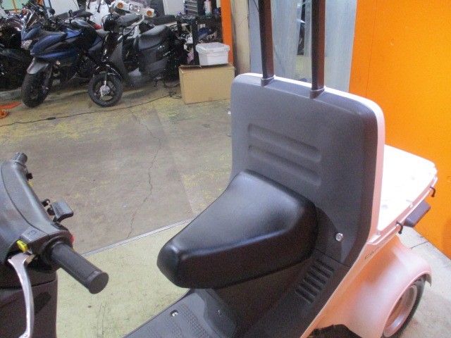 シートもこの通り破れもなければへたりもありません！希望の方は新品のビジネスＢＯＸを５万にて取付可能！