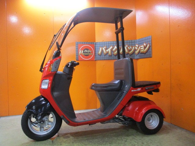 反対側もこの通り状態グッド！当社でオールペンも受付中！先日もマッドブラックの依頼が入りましたよ！