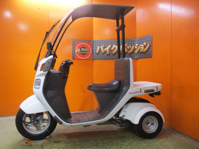 反対側もこの通り状態グッド！業者さん複数台購入も勿論大歓迎ですよ！絶版車ですから悩むのは危険ですよ！