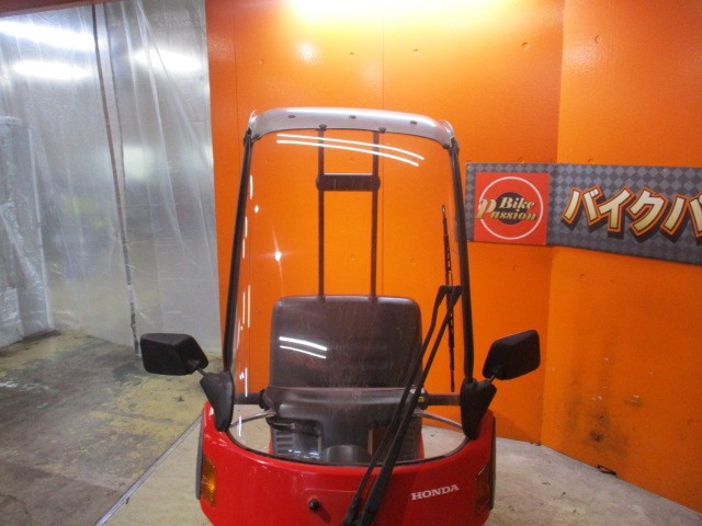 フロントから見てもこの通り状態グッド！流石２０２０年モデル！スクリーンもとっても綺麗ですよ！