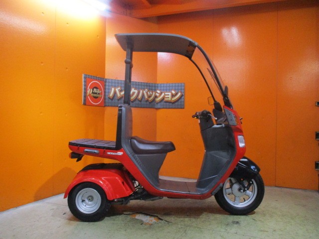 横から見てもこの通り状態グッド！再度ですが、びっくりするくらい綺麗な一台ですよ！他店追従不可能価格！