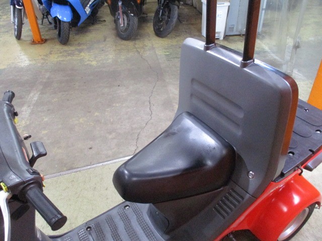 シートもこの通り破れもなければへたりもありません！来店が難しい場合にはお電話にて通販も可能ですよ！