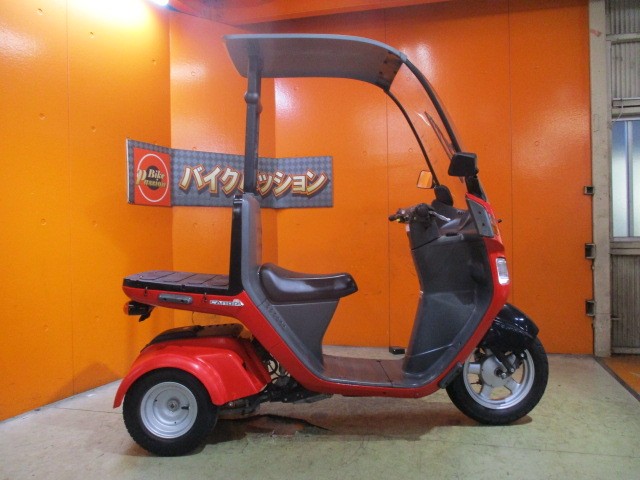 横から見てもこの通り状態グッド！当社はミニカー改造済みでも以後の修理やメンテも勿論可能ですよ！！