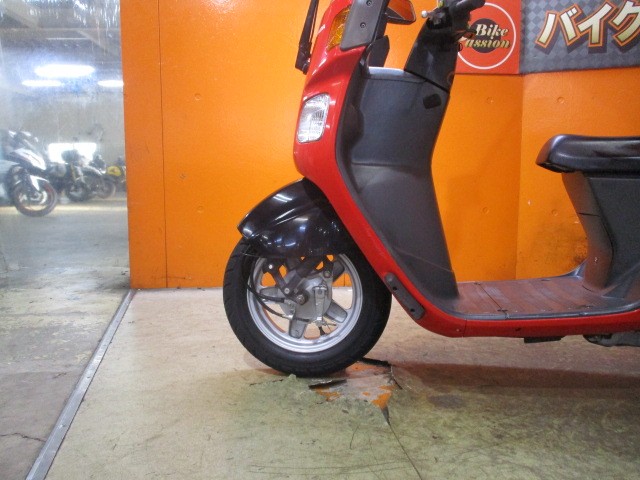 ホイールもこの通り状態グッド！写真にも撮っていますが、中古では珍しいＦタイヤバリ溝の御買得車ですよ！