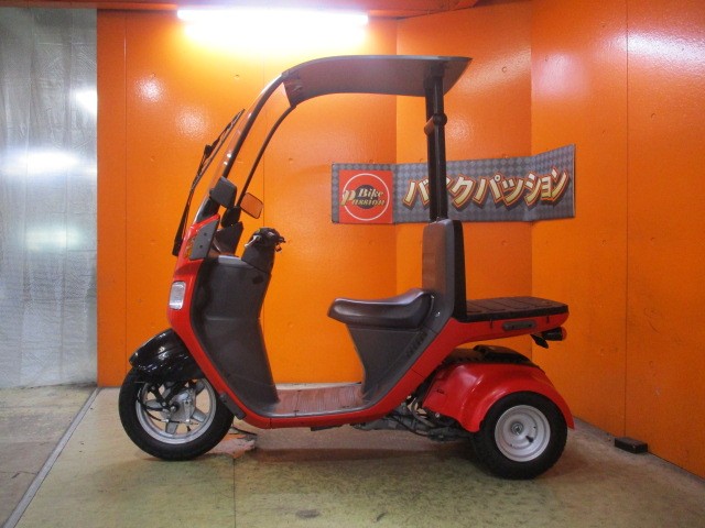 反対側もこの通り状態グッド！当社ではオールペンも受付中ですよ！ブラックなどあなただけの一台を！