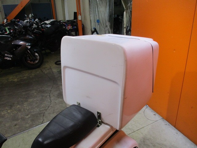 この特大ＢＯＸは買えば７万以上する高価なＢＯＸです！それが装備済みでこの価格は即売れ必須の一台ですよ