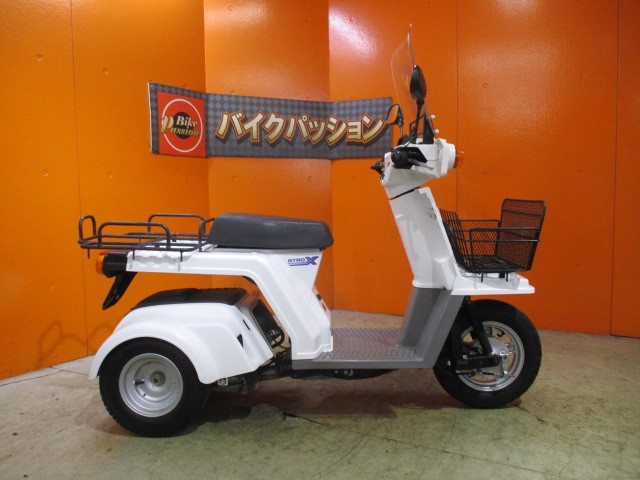 横から見てもこの通り状態グッド！！希望の方は駆動系のＯＨもなんと別途３万円にて可能ですよ！！