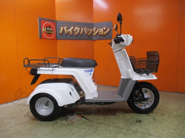 横から見てもこの通り状態グッド！ミニカー改造済みですからノーヘル乗車ＯＫ！法定速度３０ｋｍ解除！