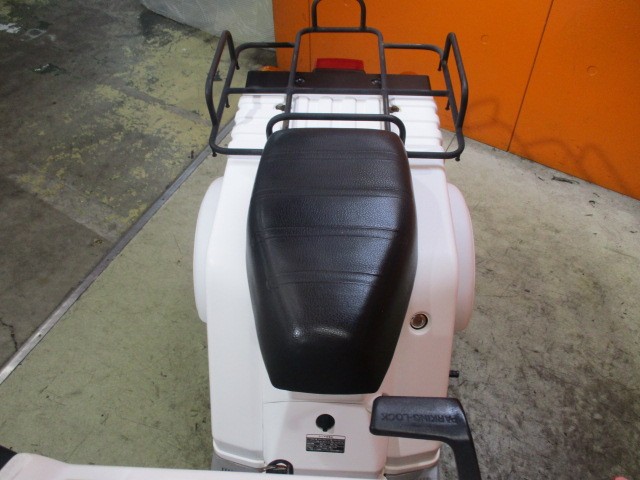 シートもこの通り破れもなければへたりもありません！荷台もとっても利便性のいいあおり仕様に改造済み！