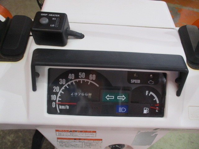 走行もまだまだの２９７６６ｋｍ！購入時のみですが駆動系のＯＨがなんと３万で可能です！是非とも！