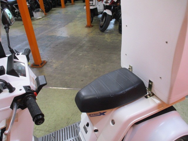 シートもこの通り破れもなければへたりもありません！来店が難しい場合にはお電話にて通販も可能ですよ！