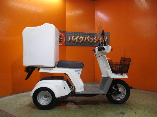 横から見てもこの通り状態グッド！ビジネスＢＯＸも高価なブランド品のＪＭＳのデリバリーＢＯＸですよ！！