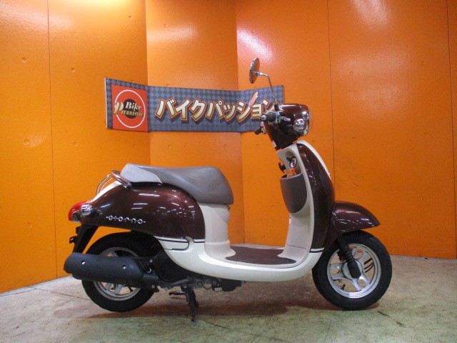 横から見てもこの通り状態グッド！！当社は価格は安くても車両の質が高いので常時即売れですよ！！