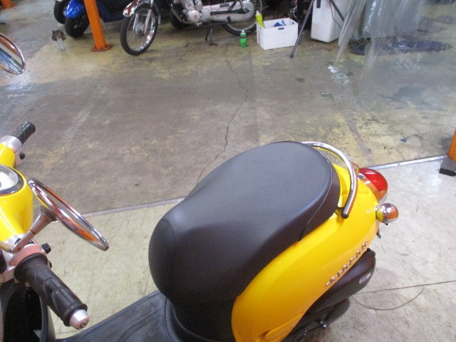 フロントから見てもこの通り状態グッド！！やはりこのオリオンイエローは鮮やかで本当にお洒落ですよね！！