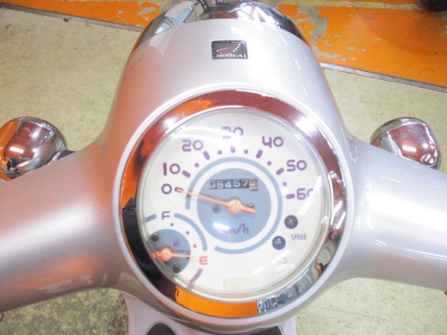 シートもこの通り破れもなければへたりもありません！ＳＥカラーですから純正でツートンシート！！