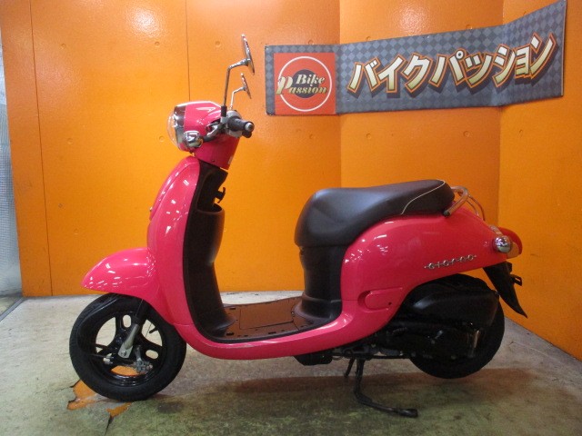 反対側もこの通り状態グッド！駆動系の樹脂の日焼けもなく機関もとっても良好ですよ！早い者勝ちの一台！