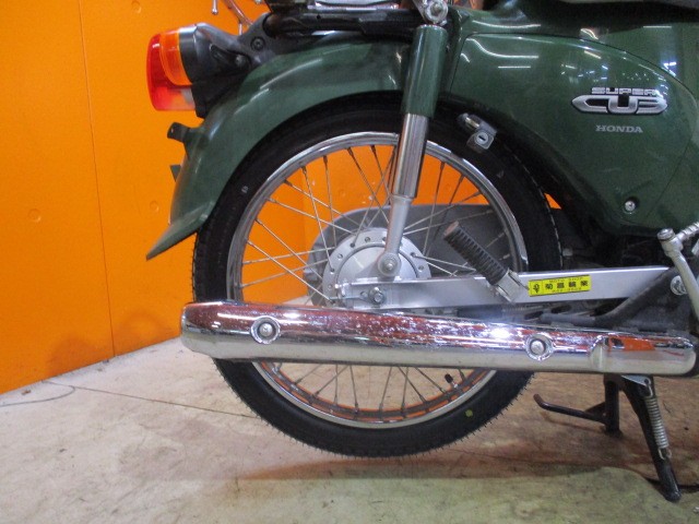 マフラーもこの通りがり傷もなければ線傷もありません！！当社は価格は安くても車両の質は高いので常時即売