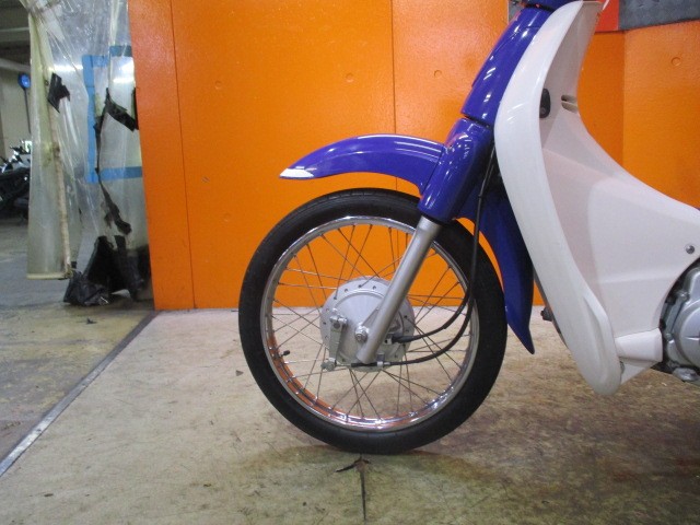 ホイールもこの通り状態グッド！！フォークのアウターまでもが綺麗な一台ですよ！！通販も大歓迎の一台！！