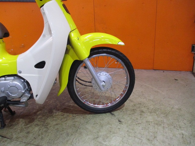 ホイールもこの通り状態グッド！！現行のキャストも勿論いいですが、やはりカブといえばこのスポークですよ