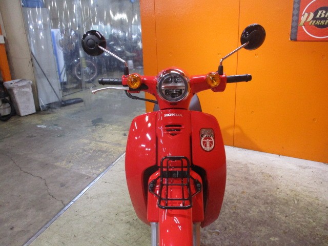 フロントから見てもこの通り状態グッド！！国内仕様にはないレッドってのがまたいいですよね！！決済価格！