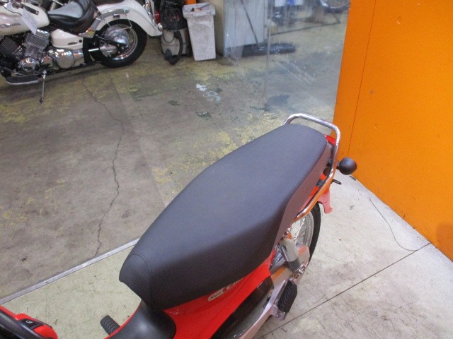 シートがタイ仕様はダブルシート仕様！タンデムが楽々ですよ！最初からこれは嬉しいですよね！！