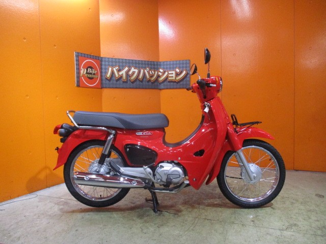 横から見てもこの通り状態グッド！！勿論新車ですから未使用未登録モデル！展示在庫ですから即納可能！！